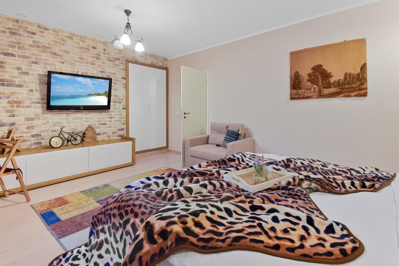 Rentforcomfort Bella Studio Brasov Exterior photo